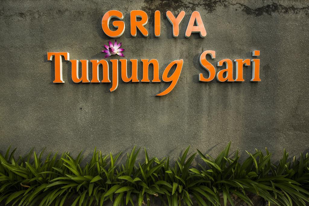 Griya Tunjung Sari Hotel Denpasar  Ngoại thất bức ảnh